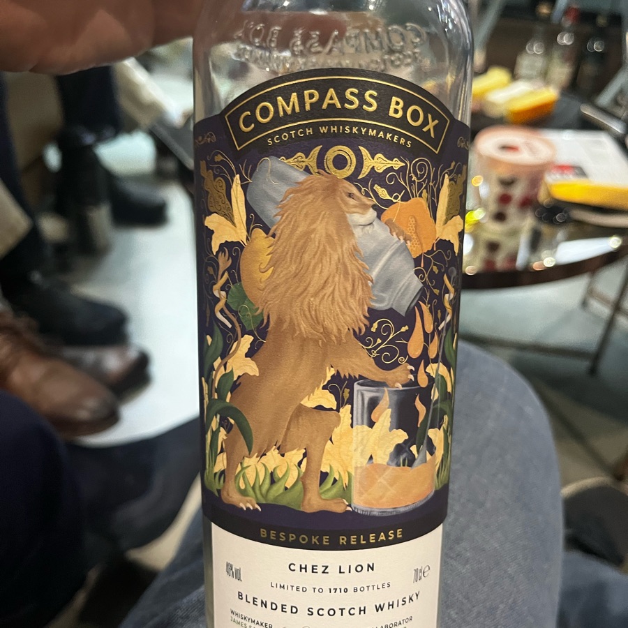 compass box chez lion