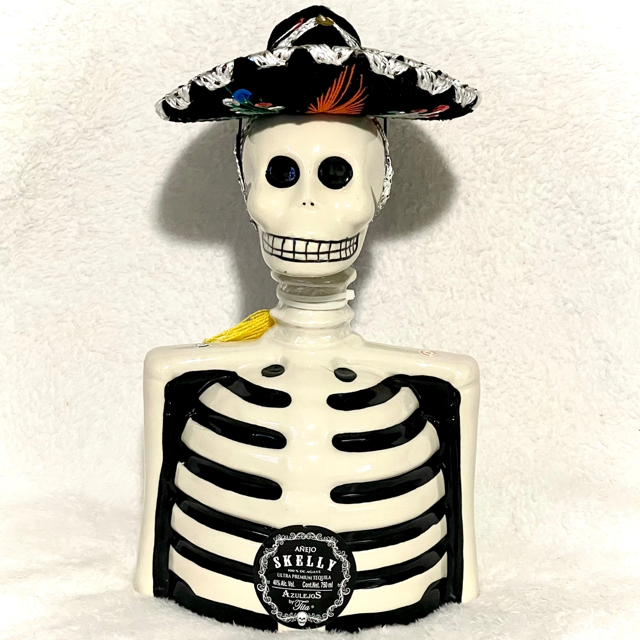 Skelly añejo Azulejos by Tita
