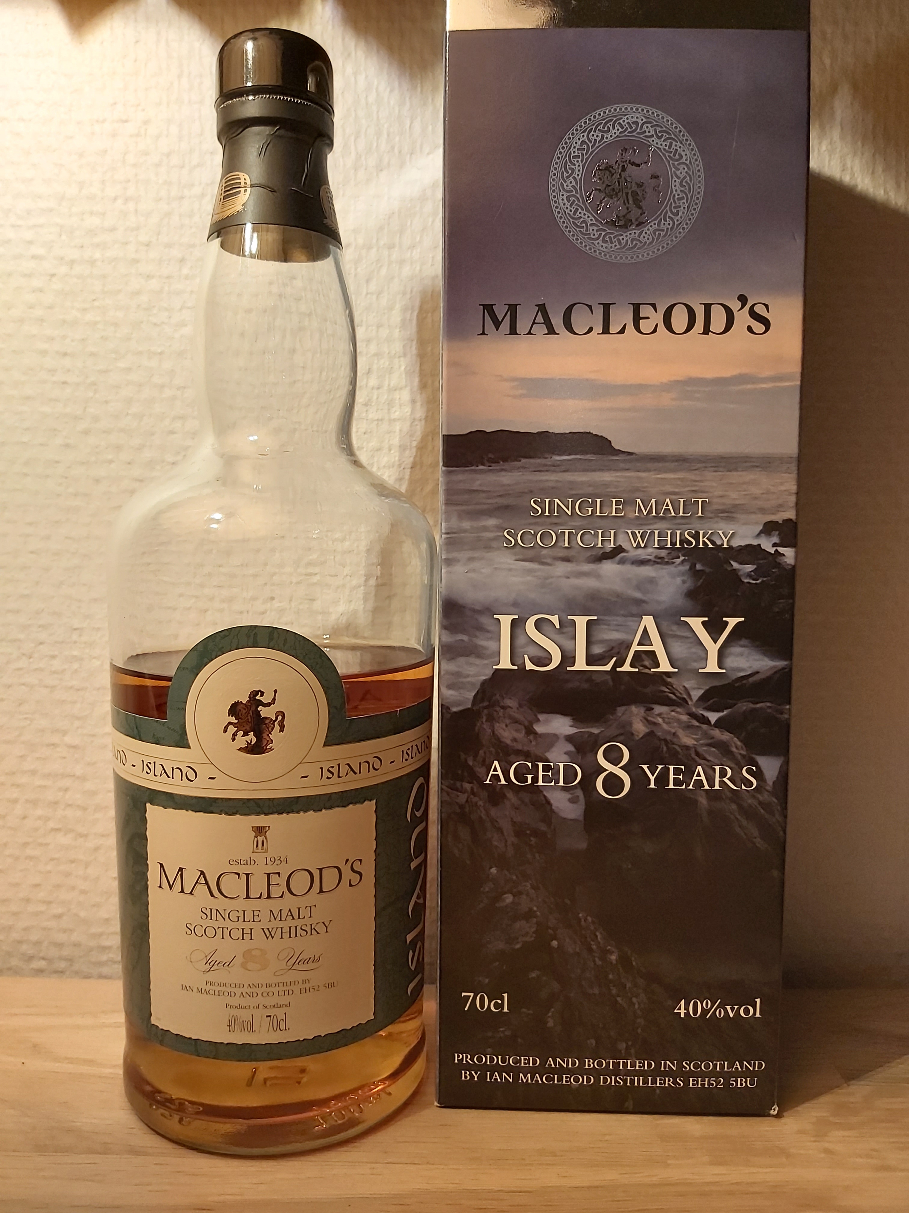 Islay 8 year (Ian Macleod)