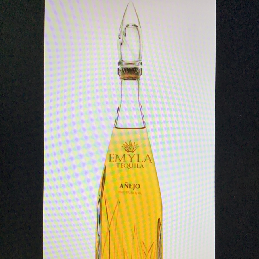 Emyla Añejo