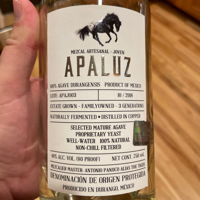 Apaluz Mezcal artesanal joven
