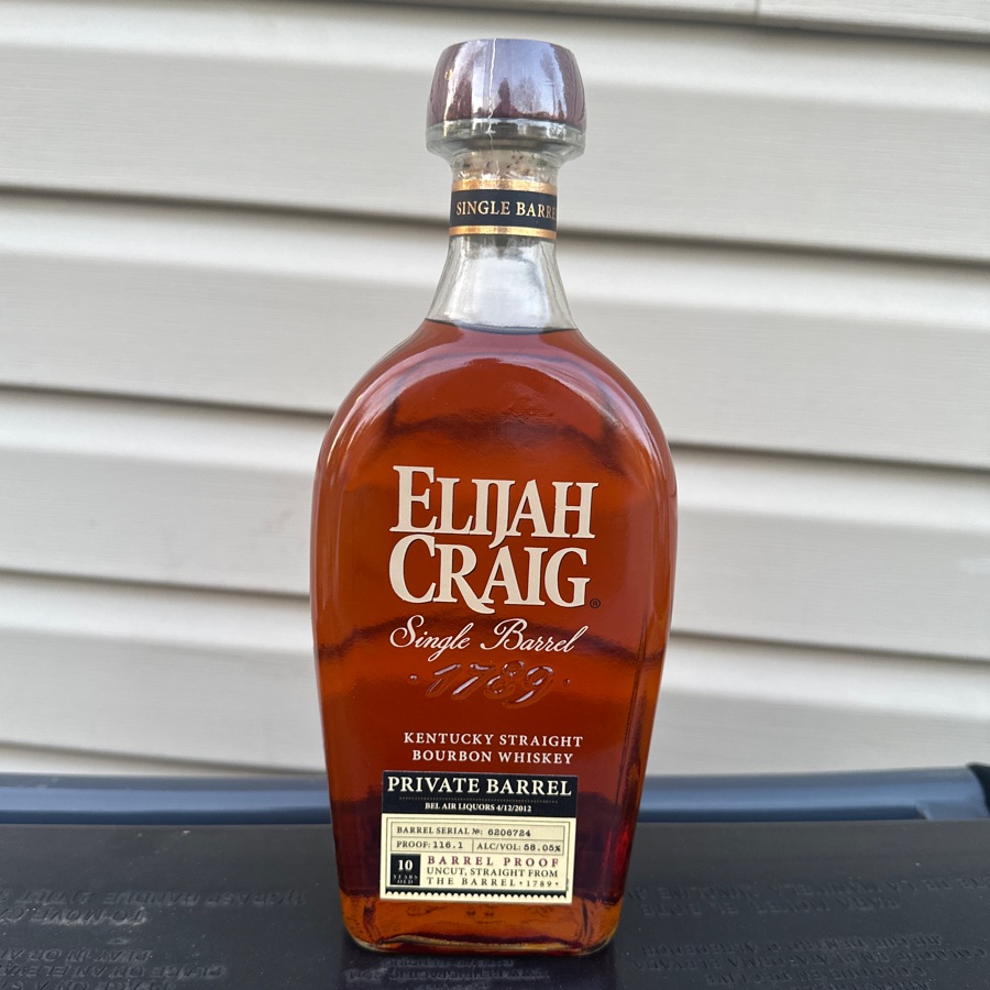 Elijah Craig Single Barrel (Bel Air Liquors - Barrelled 04/12/2012)