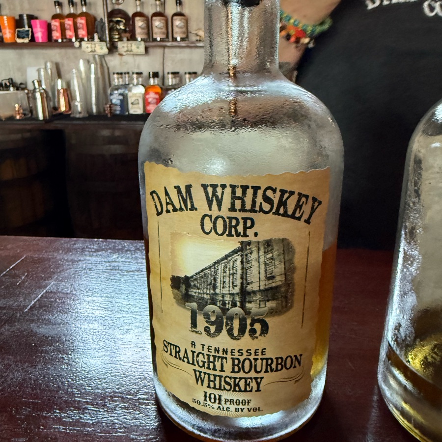 Dam Whiskey Corp 1905 Straight Bourbon Whiskey