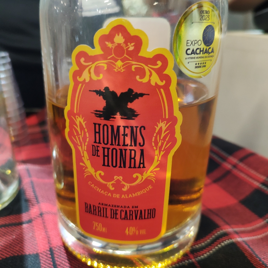 CACHAÇA HOMENS DE HONRA CARVALHO