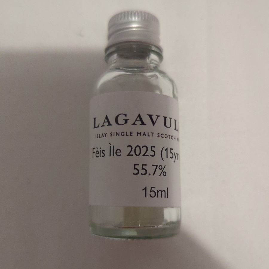 Lagavulin Fèis Ìle 2025 (15 year old)