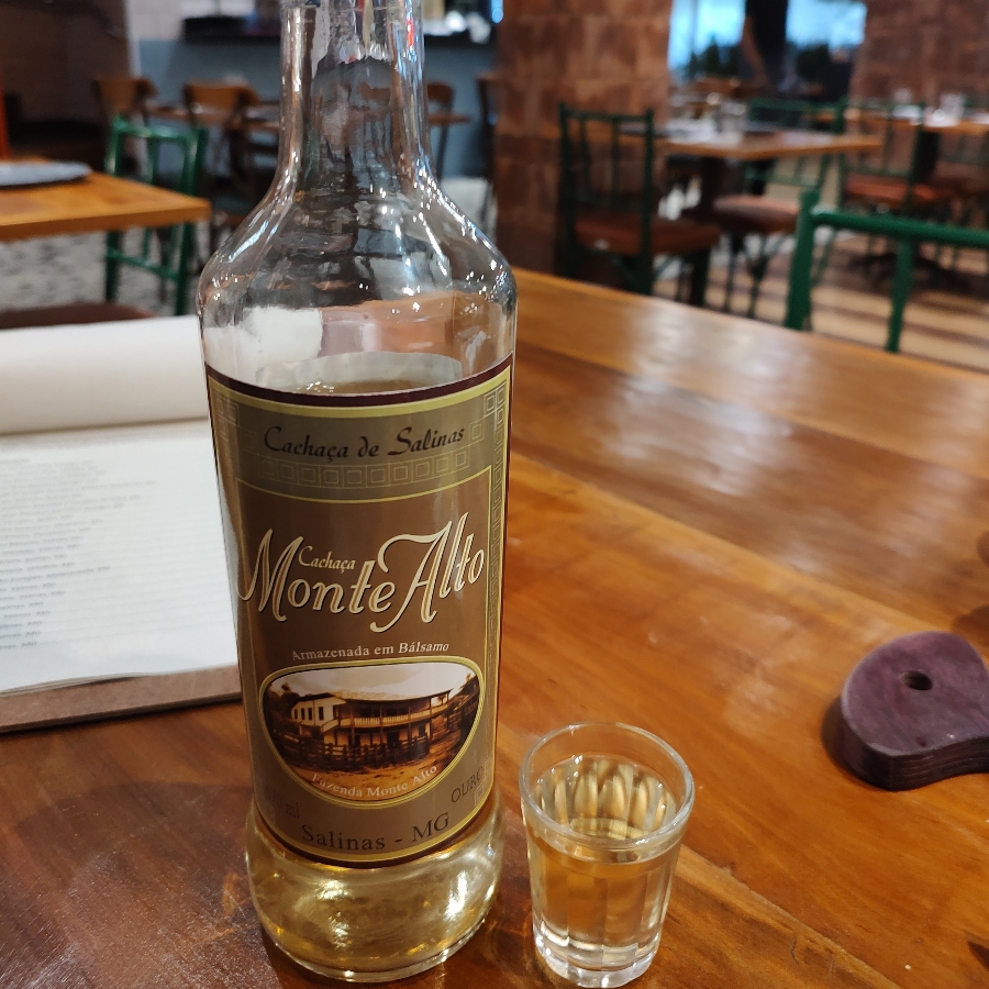 CACHAÇA MONTE ALTO OURO BÁLSAMO
