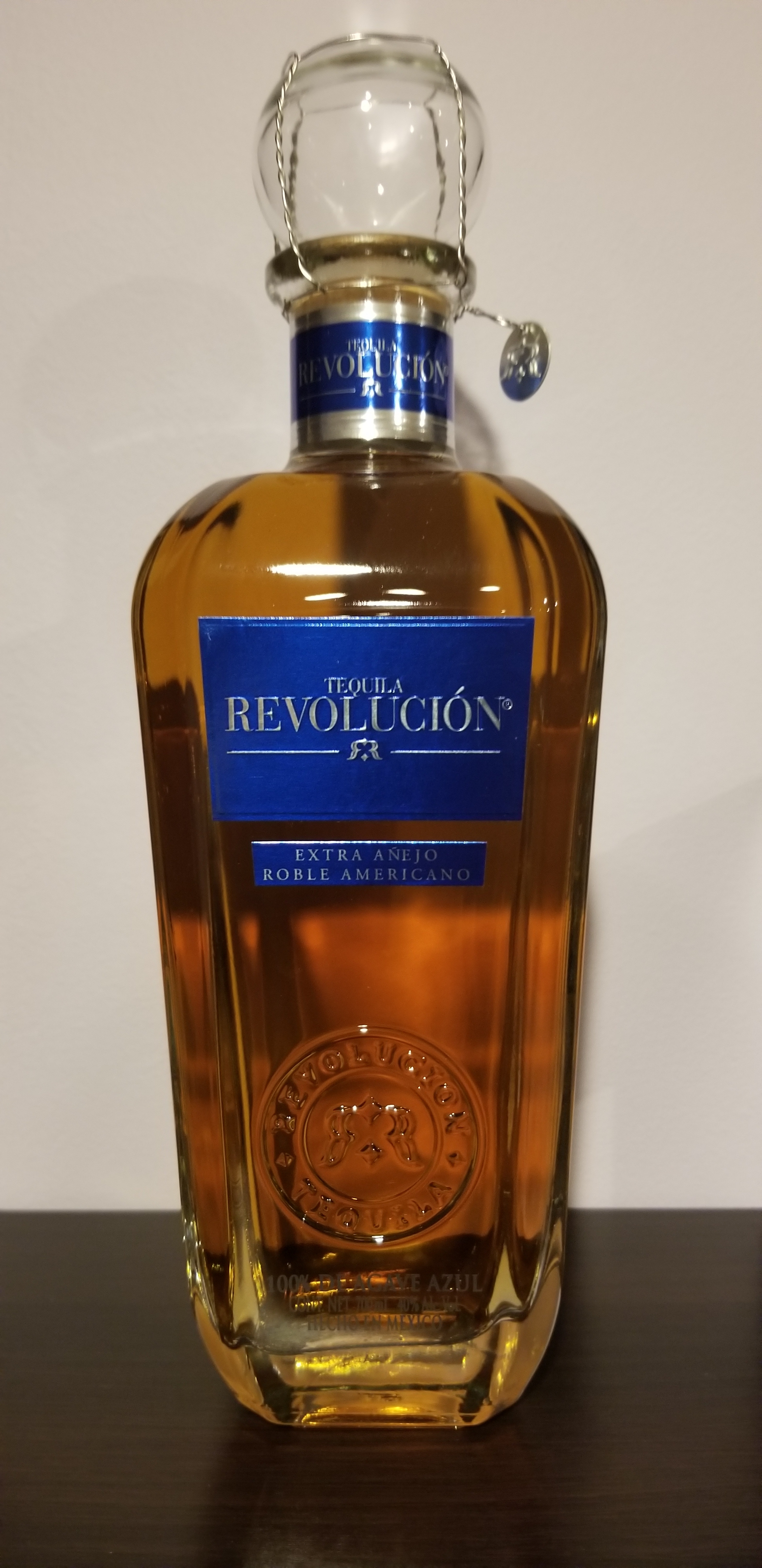 REVOLUCIÓN EXTRA AÑEJO