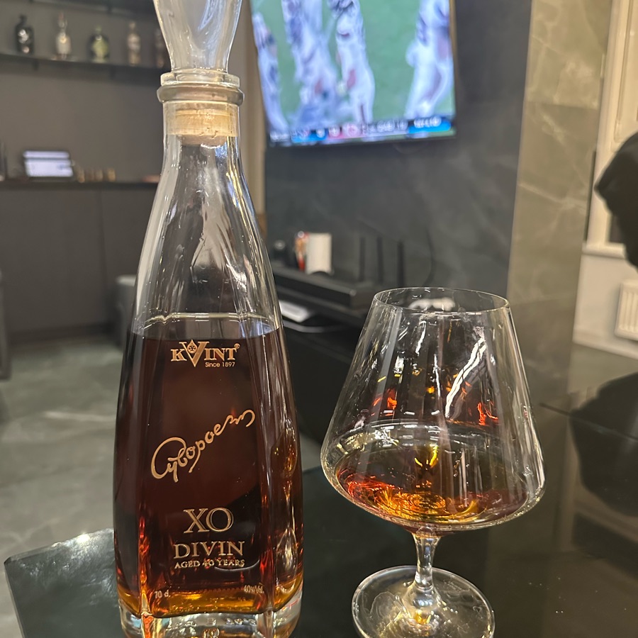 Kvint XO Divin aged 40 years