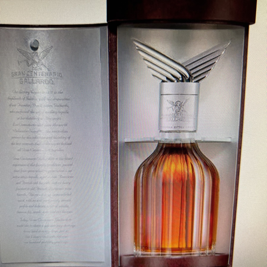 Gran Centenario Gallardo extra anejo