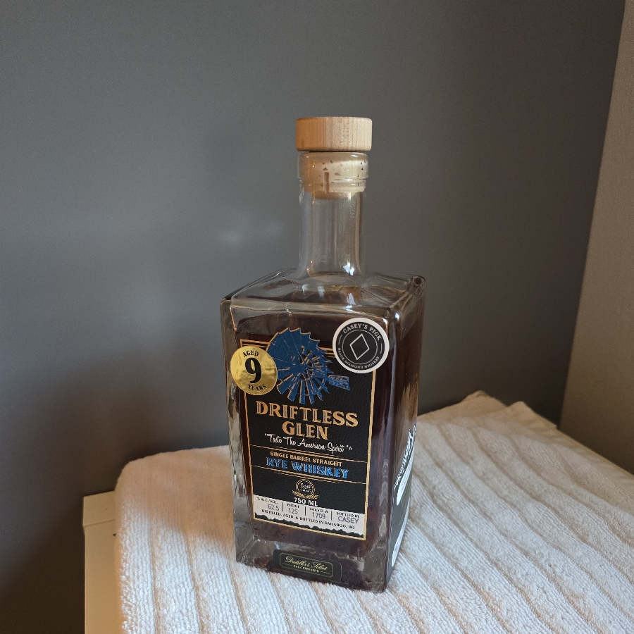 Driftless Glen Single Barrel Cask Strength Straight Rye Whiskey Aged 9 Years (Casey's Pick)